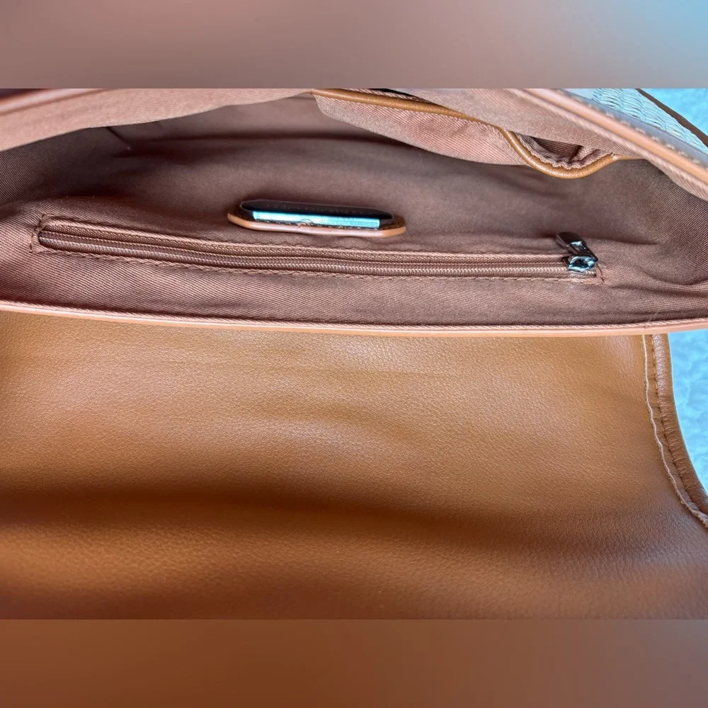 NWT Madison West Woven Straw Tan and Brown Shoulder Bag with Buckle - Picture 3 of 5